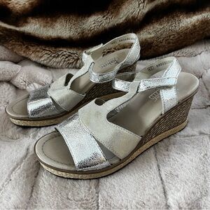 Rieker Metallic Silver Gold T-Strap Wedge Sandals NWOT - 40